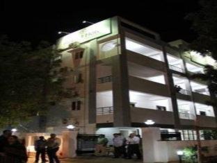 Oyster Airport Hotel Hyderabad Exterior photo
