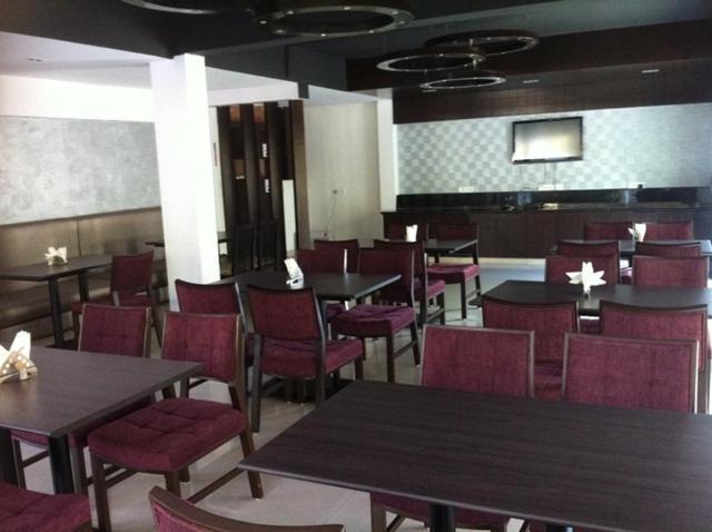 Oyster Airport Hotel Hyderabad Exterior photo